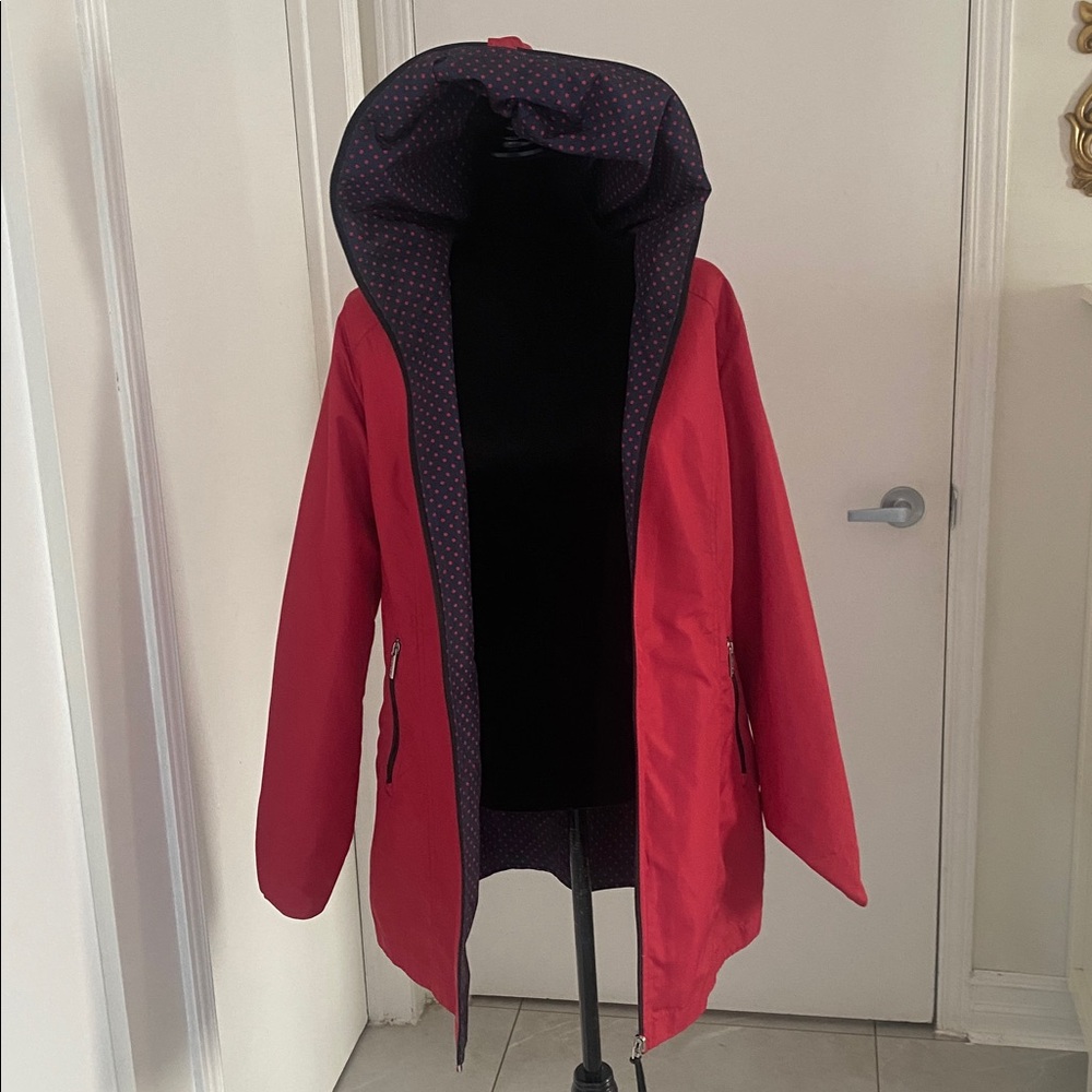 REVERSIBLE Hooded Polka Dot Print in Blue Red polka dots reverse Red size Medium - Picture 10 of 17